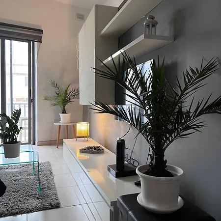 2 Bedroom 5 Min From The Sea Apartman *
