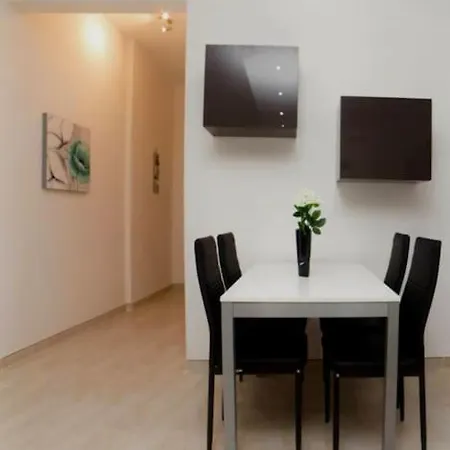 2 Bedroom 5 Min From The Sea *