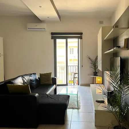 2 Bedroom 5 Min From The Sea