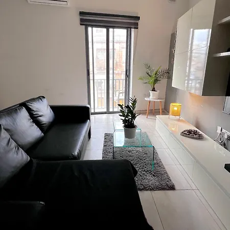 Apartment 2 Bedroom 5 Min From The Sea
